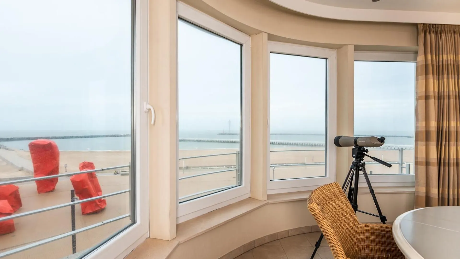 Marvelous Apartment With A Stunning View And Garage Ostend