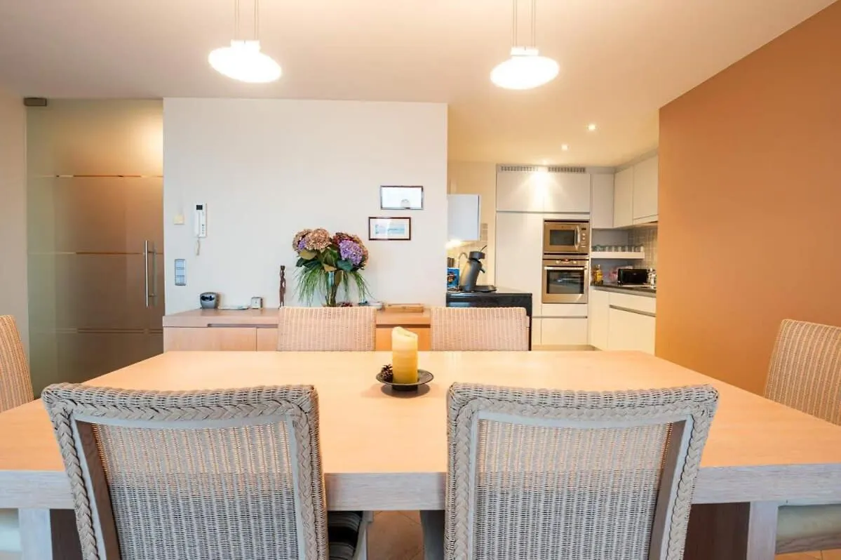 Marvelous Apartment With A Stunning View And Garage オステンド