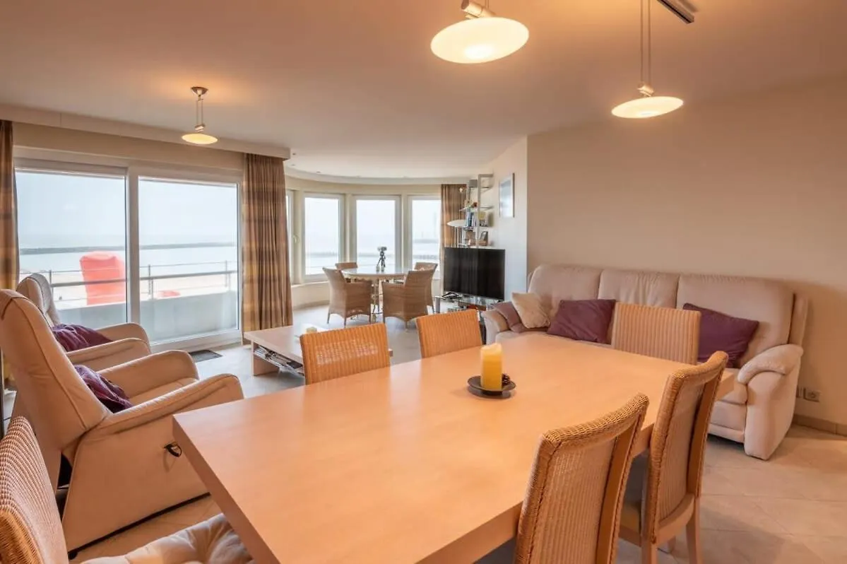 Marvelous Apartment With A Stunning View And Garage オステンド ベルギー
