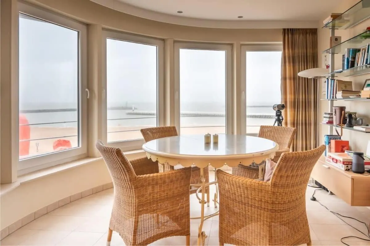 Marvelous Apartment With A Stunning View And Garage オステンド
