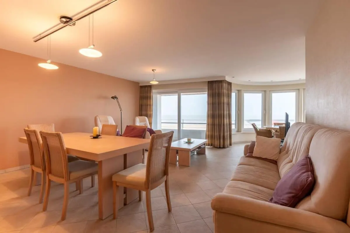 Marvelous Apartment With A Stunning View And Garage オステンド